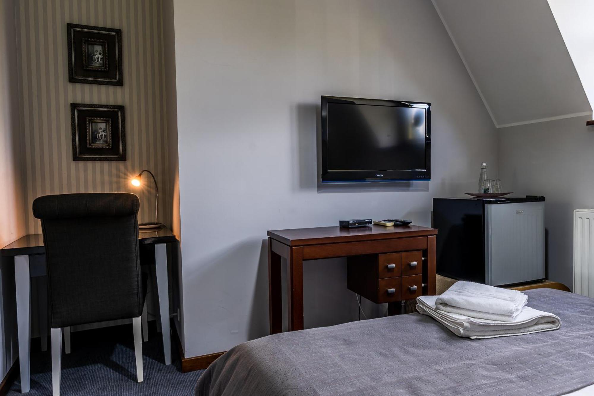 Biala Koszula Hotell Tleń Exteriör bild