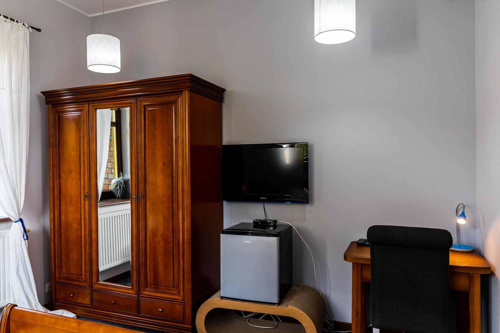 Biala Koszula Hotell Tleń Exteriör bild